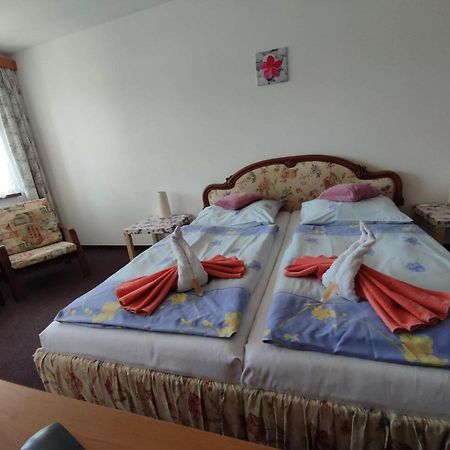 Hotel Ostas Police nad Metují Εξωτερικό φωτογραφία