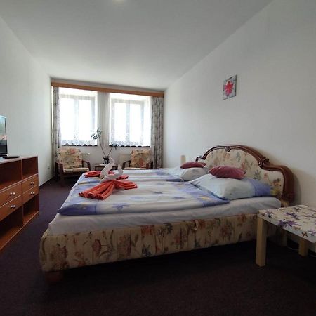Hotel Ostas Police nad Metují Εξωτερικό φωτογραφία